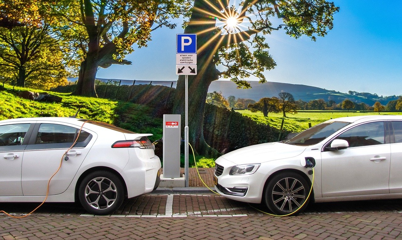 Auto elettrica ricarica ricarica