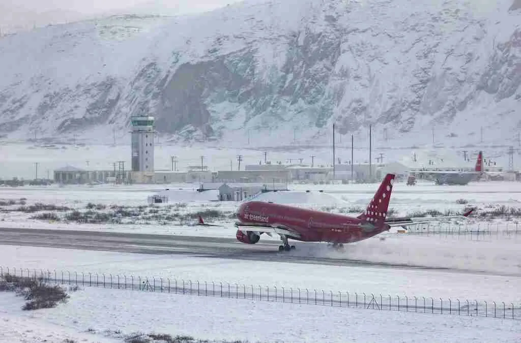 Groenlandia: il fascino glaciale della nuova meta del turismo internazionale. A fine novembre inaugurato il nuovo aeroporto della capitale Nuuk 4 Groenlandia: il fascino glaciale della nuova meta del turismo internazionale. A fine novembre inaugurato il nuovo aeroporto della capitale Nuuk
