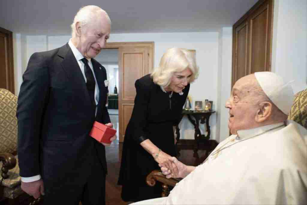 Italia/Regno Unito: Mattarella offre a Carlo e Camilla “Pranzo di Stato” al Quirinale. Il re, "piccola e romantica cena...". Coppia reale dal Papa, "occasione speciale" 4 Italia/Regno Unito: Mattarella offre a Carlo e Camilla “Pranzo di Stato” al Quirinale. Il re, "piccola e romantica cena...". Coppia reale dal Papa, "occasione speciale"