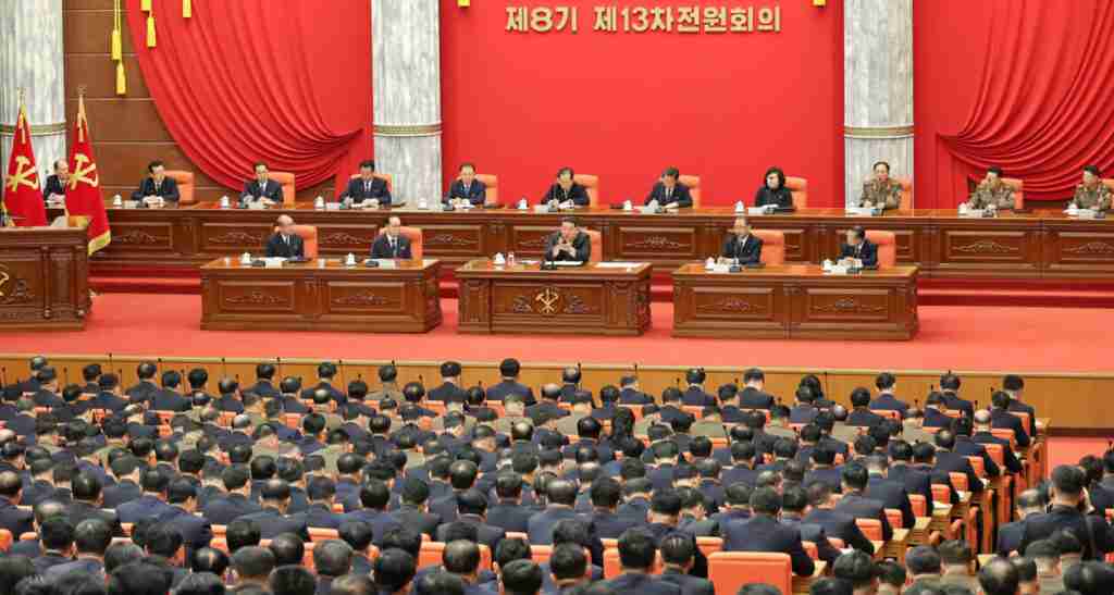 Corea del Nord: verso congresso partito di regime. Kim visita mausoleo di famiglia con la figlia Ju Ae, favorita per la successione? 2 Corea del Nord: verso congresso partito di regime. Kim visita mausoleo di famiglia con la figlia Ju Ae, favorita per la successione?