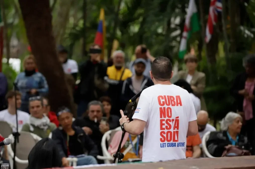 Cuba: fortissima pressione di Trump, il blocco petrolifero strangola l'isola. Il presidente Díaz-Canel apre al dialogo, ma si prepara la difesa 2 Cuba: fortissima pressione di Trump, il blocco petrolifero strangola l'isola. Il presidente Díaz-Canel apre al dialogo, ma si prepara la difesa