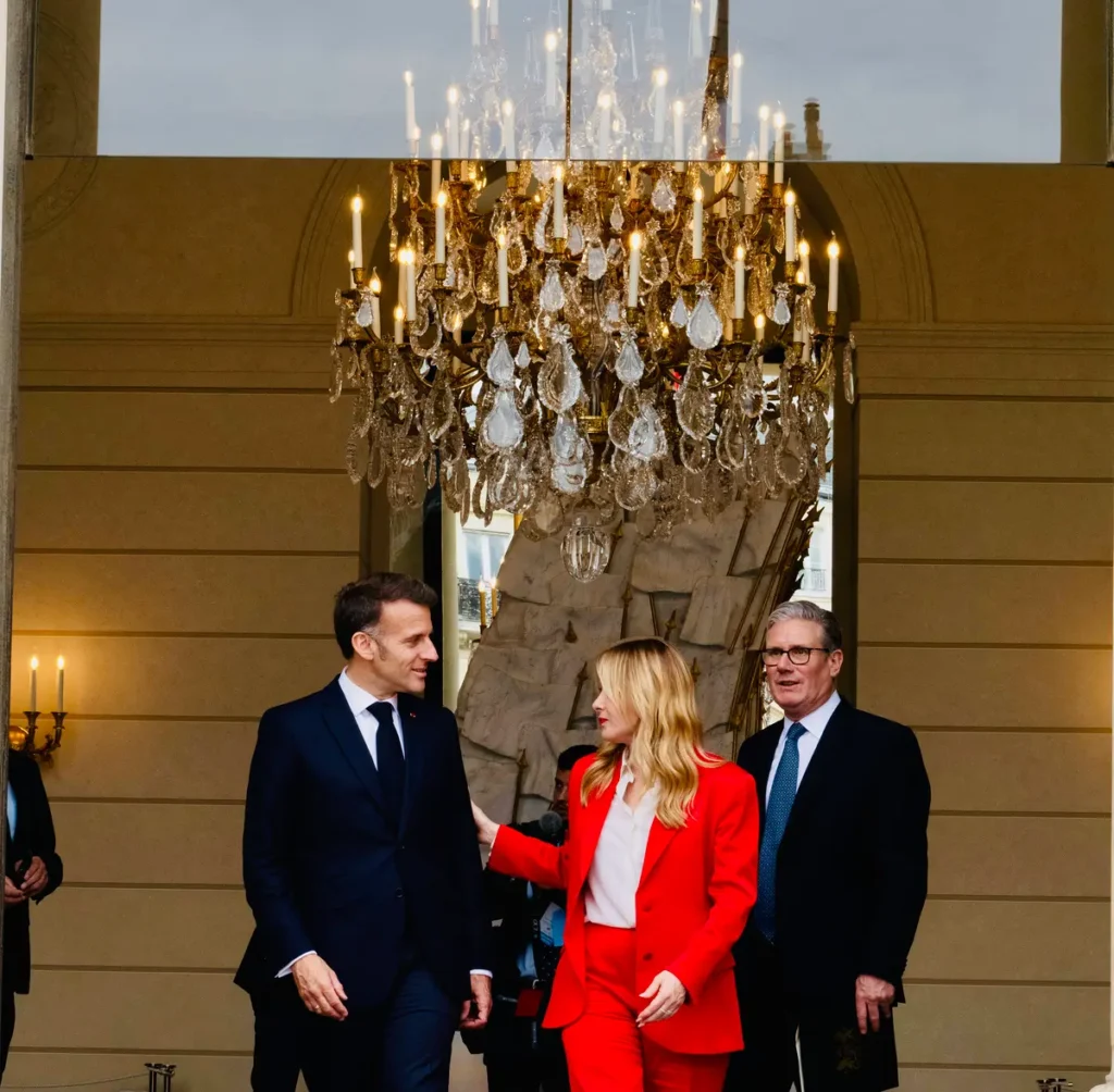 Ciao Donald! Sottobraccio a Macron: “President Meloni attends conference on maritime navigation through the Strait of Hormuz” 5 Ciao Donald! Sottobraccio a Macron: “President Meloni attends conference on maritime navigation through the Strait of Hormuz”